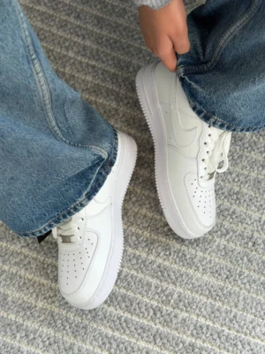 کتونی نایکی Nike Air Force 1 '07 (سفید کلاسیک)